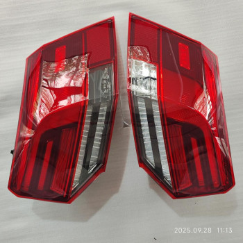 DEMO-5H0 945 095 C - 5H0 945 096 C STOP LIGHT - OUTER