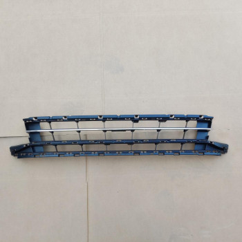 3G0 853 677 D FRONT BUMPER MIDDLE GRILLE 