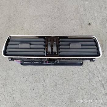 3AB 819 728 A - 3AD 819 728 A AIR OUTLET ON DASHBOARD