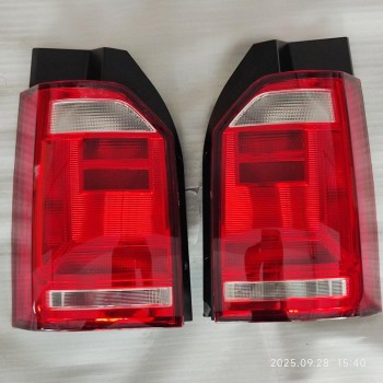7E0 945 095 AD - 7E0 945 096 AD STOP LIGHT - TAIL LIGHT
