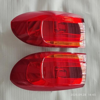 5N0 945 095 Q - 5N0 945 096 Q STOP LIGHT - TAIL LIGHT